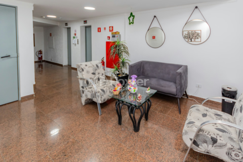 Image 30 - 962235