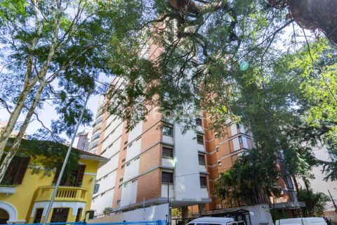 Image 42 - 882449