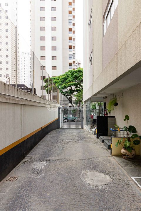 Image 44 - 836829