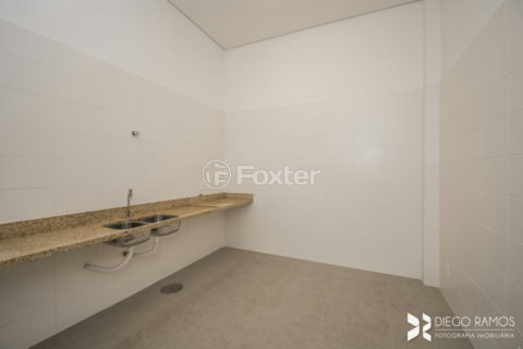 Image 44 - 204305