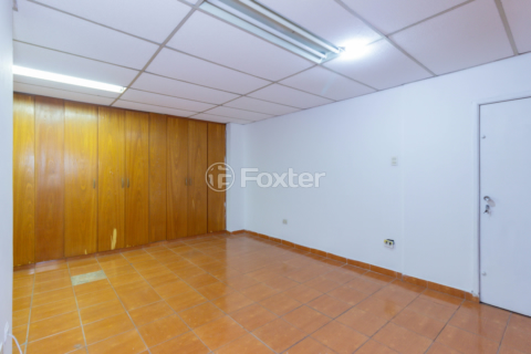 Image 32 - 888624