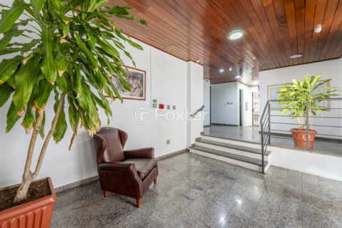 Image 32 - 992064