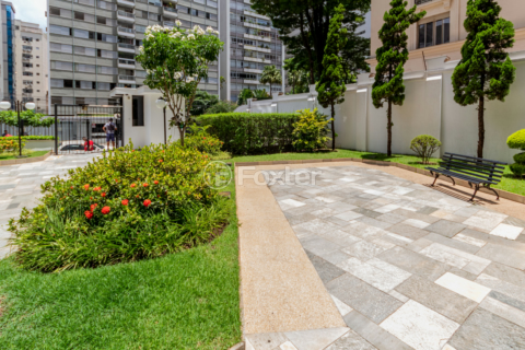 Image 52 - 965601