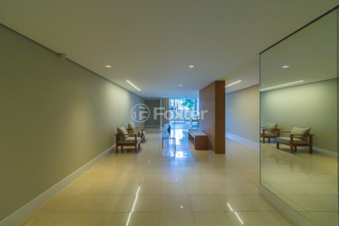 Image 47 - 983233