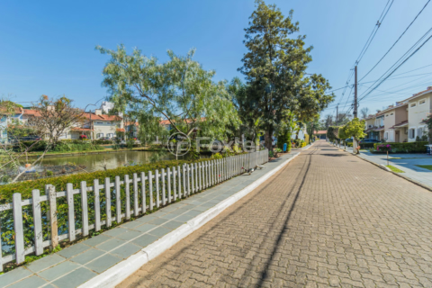 Image 31 - 1001042