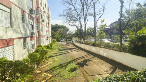 Image 32 - 1018748