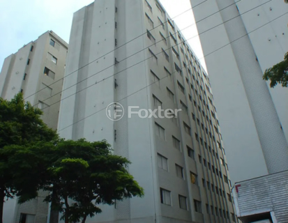 Image 32 - 883682