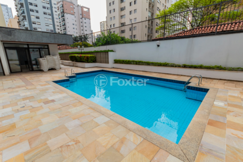 Image 36 - 932557