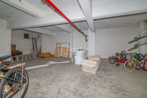 Image 17 - 929324