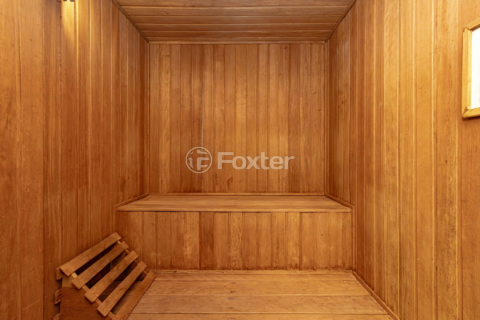 Image 42 - 900112