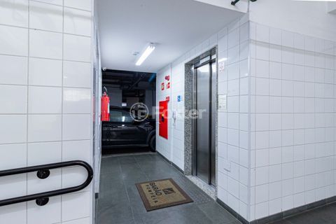 Image 37 - 1007605