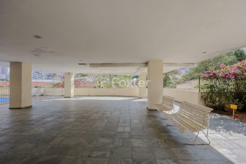 Image 37 - 1017074