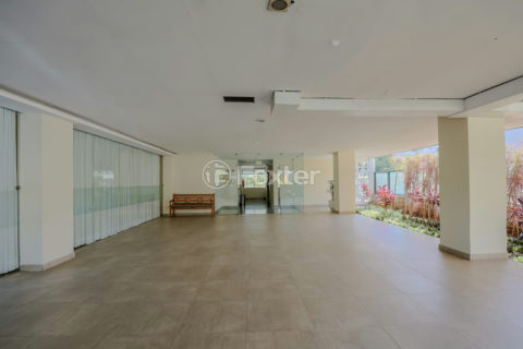 Image 32 - 1017074
