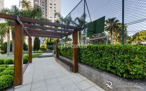 Image 68 - 1008936