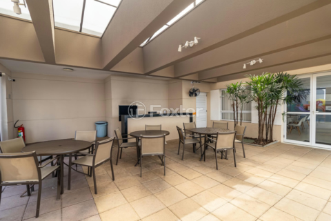 Image 33 - 995206