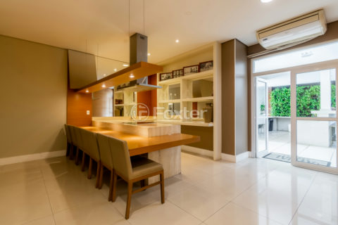 Image 42 - 1023822