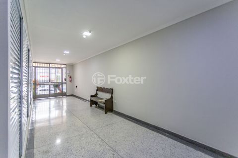 Image 30 - 897429