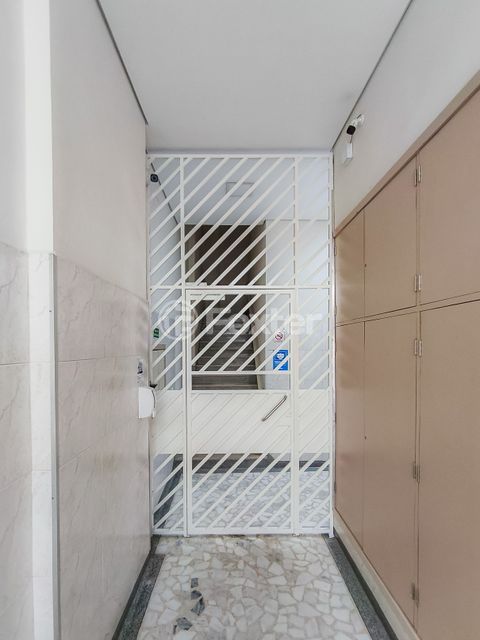 Image 33 - 876565