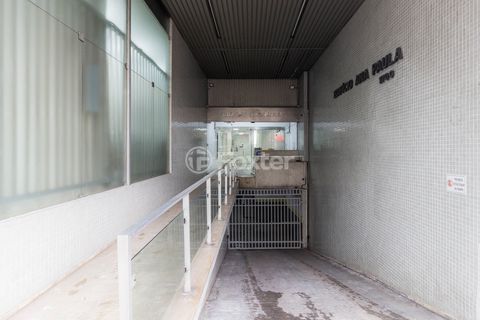 Image 37 - 876565