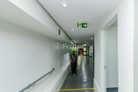 Image 34 - 989398