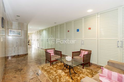 Image 33 - 877607
