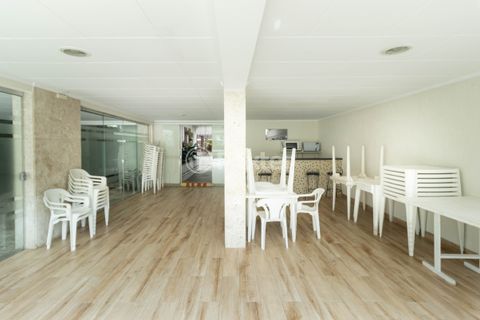 Image 42 - 1004357