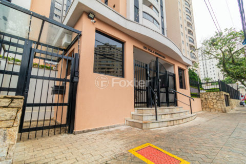 Image 29 - 327899