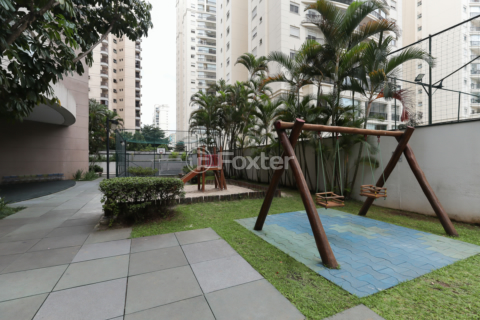 Image 17 - 1007517