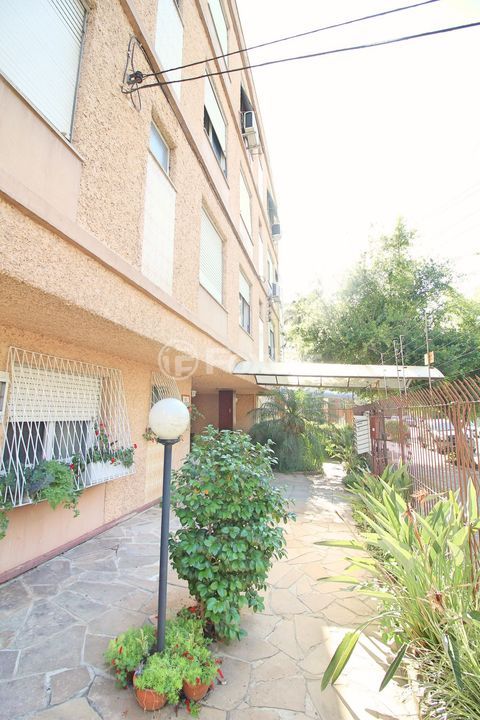 Image 20 - 284598