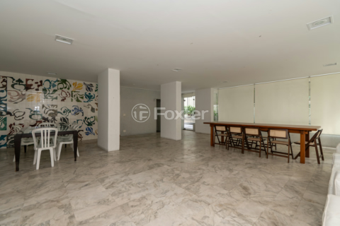 Image 33 - 326022
