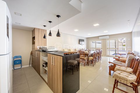Image 29 - 958408