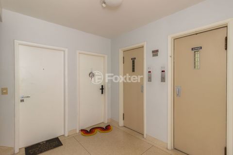 Image 39 - 812927