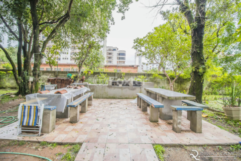 Image 27 - 1012509
