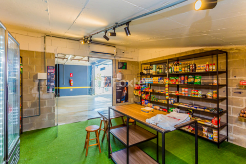 Image 49 - 877690