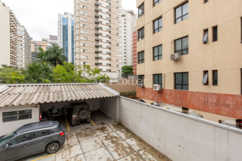 Image 34 - 984099