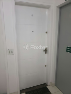 Image 30 - 983632
