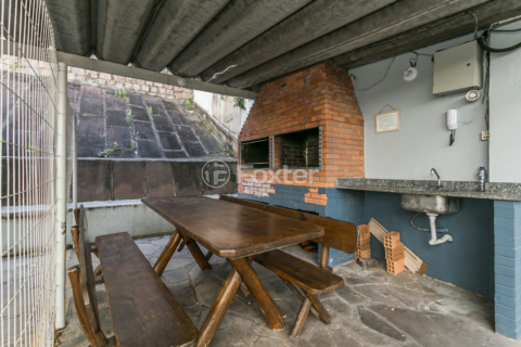 Image 44 - 979258