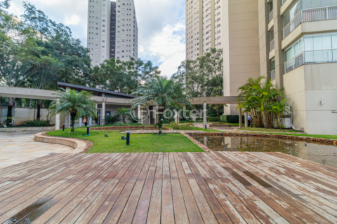 Image 19 - 990477