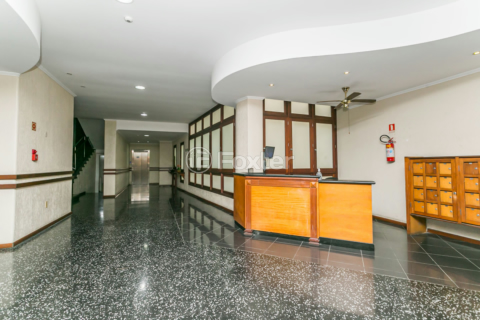 Image 62 - 979026