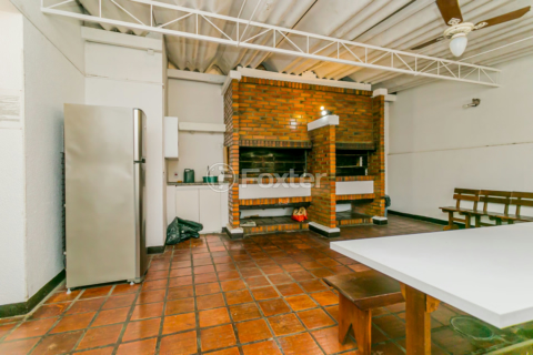 Image 34 - 1000559