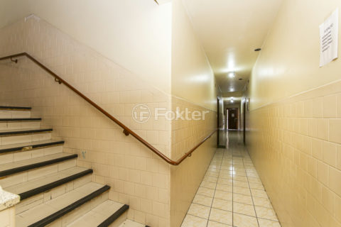Image 42 - 1017937