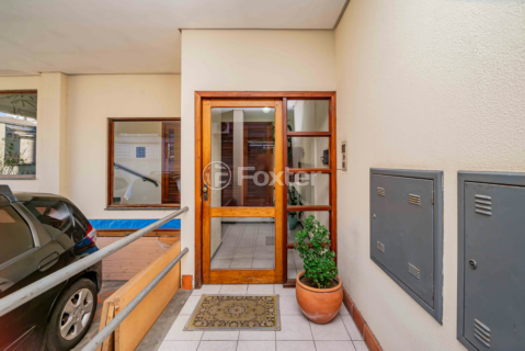 Image 33 - 931005