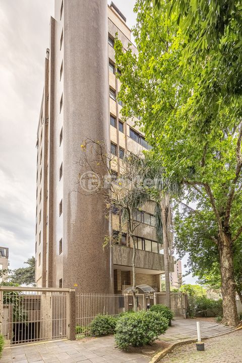 Image 31 - 899645