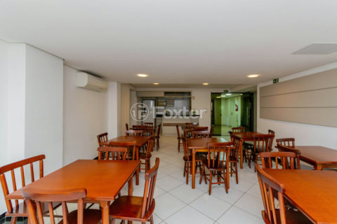 Image 34 - 1004142