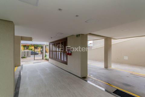 Image 43 - 1004142