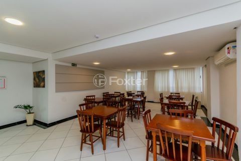Image 31 - 1004142