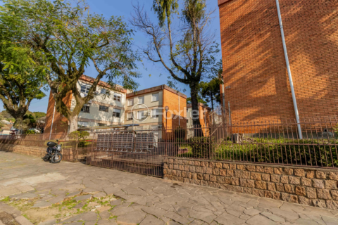 Image 26 - 880478