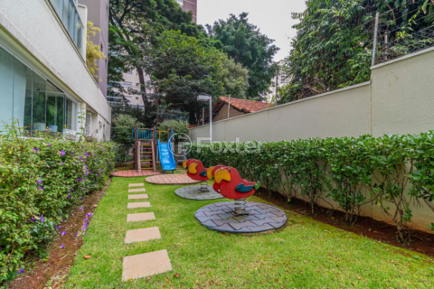 Image 33 - 1007158