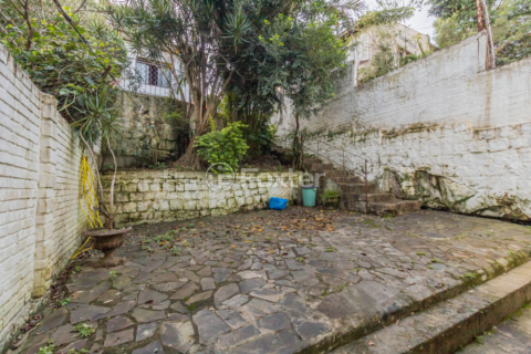Image 40 - 1012879