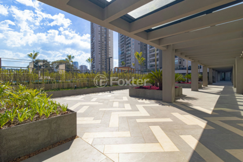 Image 74 - 883560